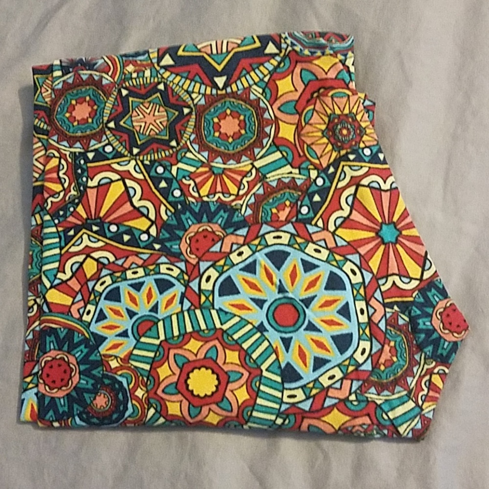 LuLaRoe GUC OS Geometric Leggings